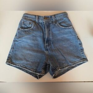 Levi denim high waisted loose short